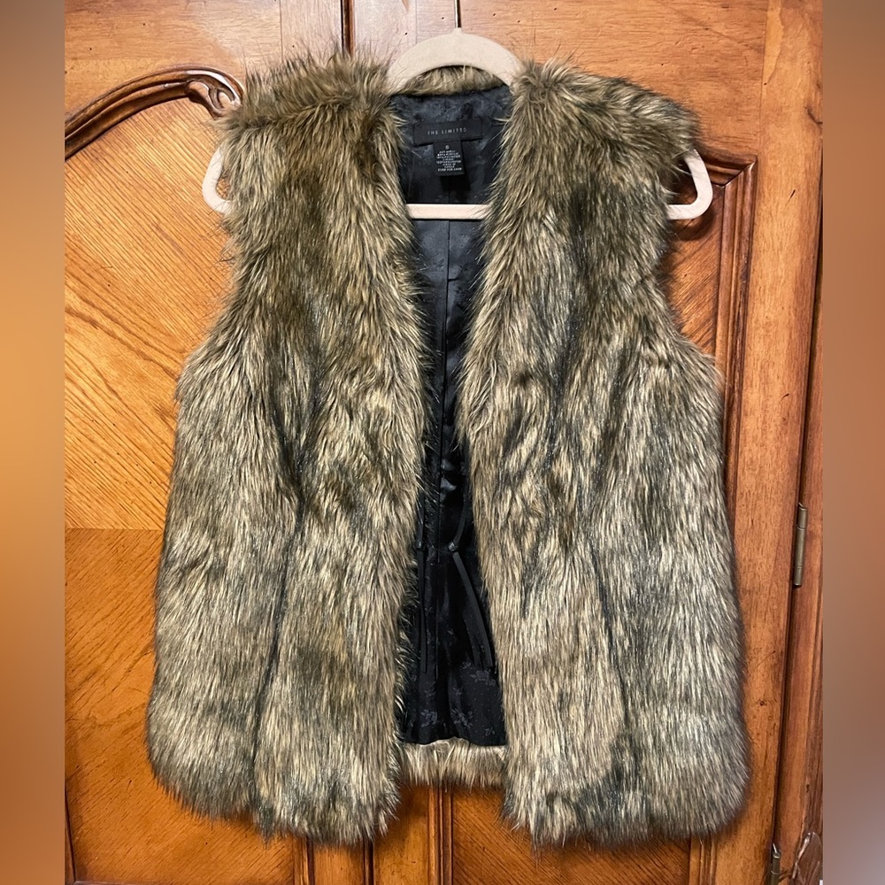 The Limited Faux Fur Natural Tan Black Vest Women's Size Small Lined